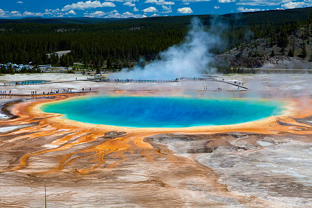 istock Grand Prismatic Spring - Yellowstone National Park 454265699