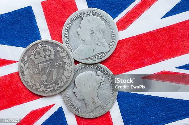 Foto de Threepence Thruppenny Moedas De Prata Victoria British e mais fotos de stock de Antigo