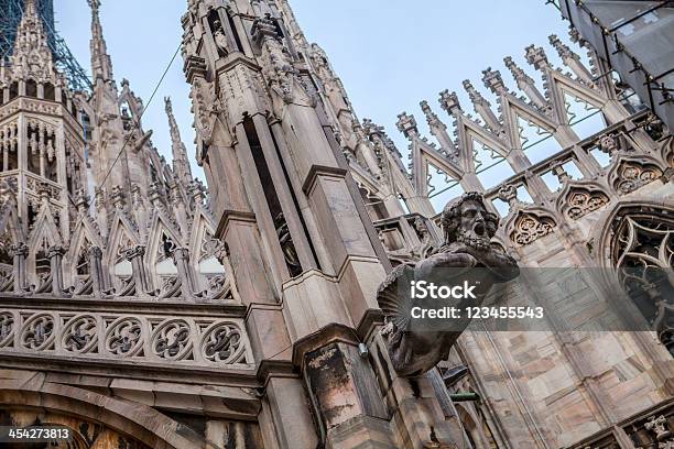 Photo libre de droit de Le Toit De La Cathédrale De Milan Italie Duomo banque d'images et plus d'images libres de droit de Cathédrale - Cathédrale, Milan, Angle