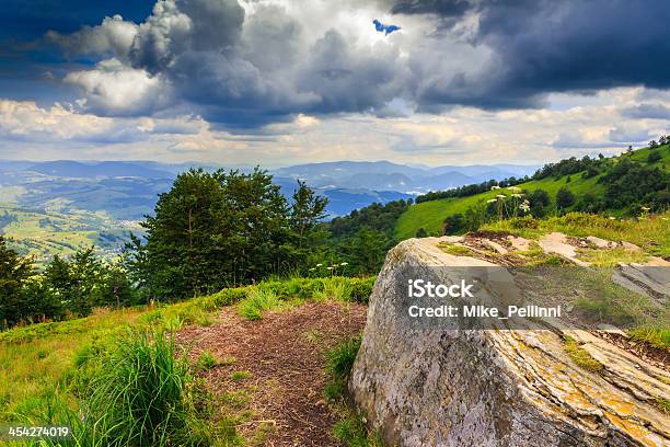 Esperando Tiempo En Un Pico Foto de stock y más banco de imágenes de Aire libre - Aire libre, Azul, Fotografía - Imágenes