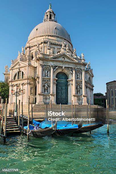 Santa Maria Della Salute - Fotografie stock e altre immagini di Ambientazione esterna - Ambientazione esterna, Ambientazione tranquilla, Architettura