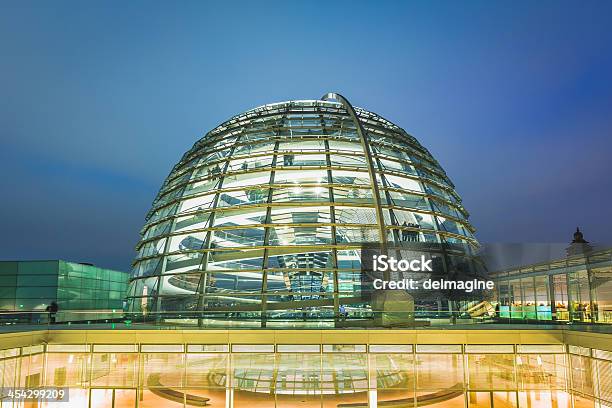 Cúpula Do Reichstag Em Berlim - Fotografias de stock e mais imagens de Bundestag - Bundestag, Alemanha, Cultura Alemã