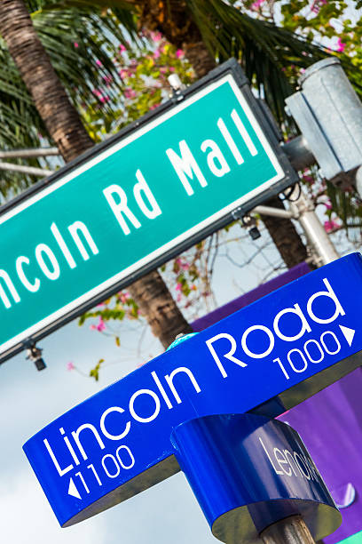 istock Lincoln Road Sign 454305855