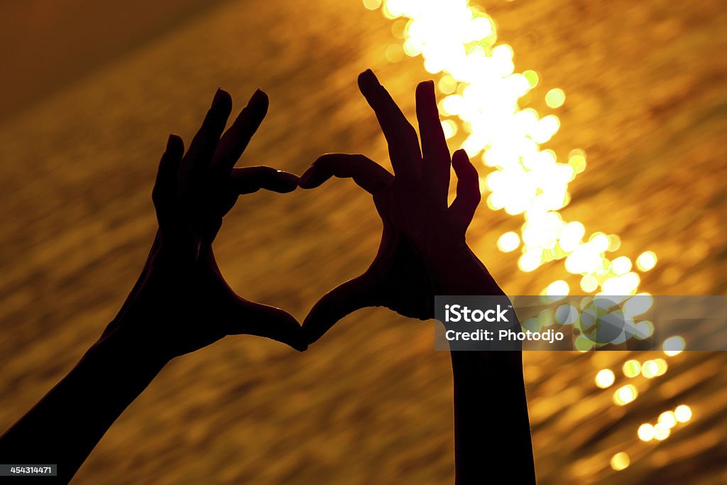 silhouette a forma di cuore - Foto stock royalty-free di Adulto