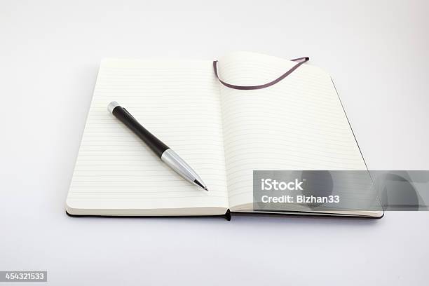 Notatnik I Długopis Na Białym - zdjęcia stockowe i więcej obrazów Atrament - Atrament, Bez ludzi, Biały