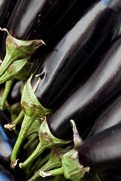 eggplants 거리 시장 - eggplant group of objects raw food eating 뉴스 사진 이미지