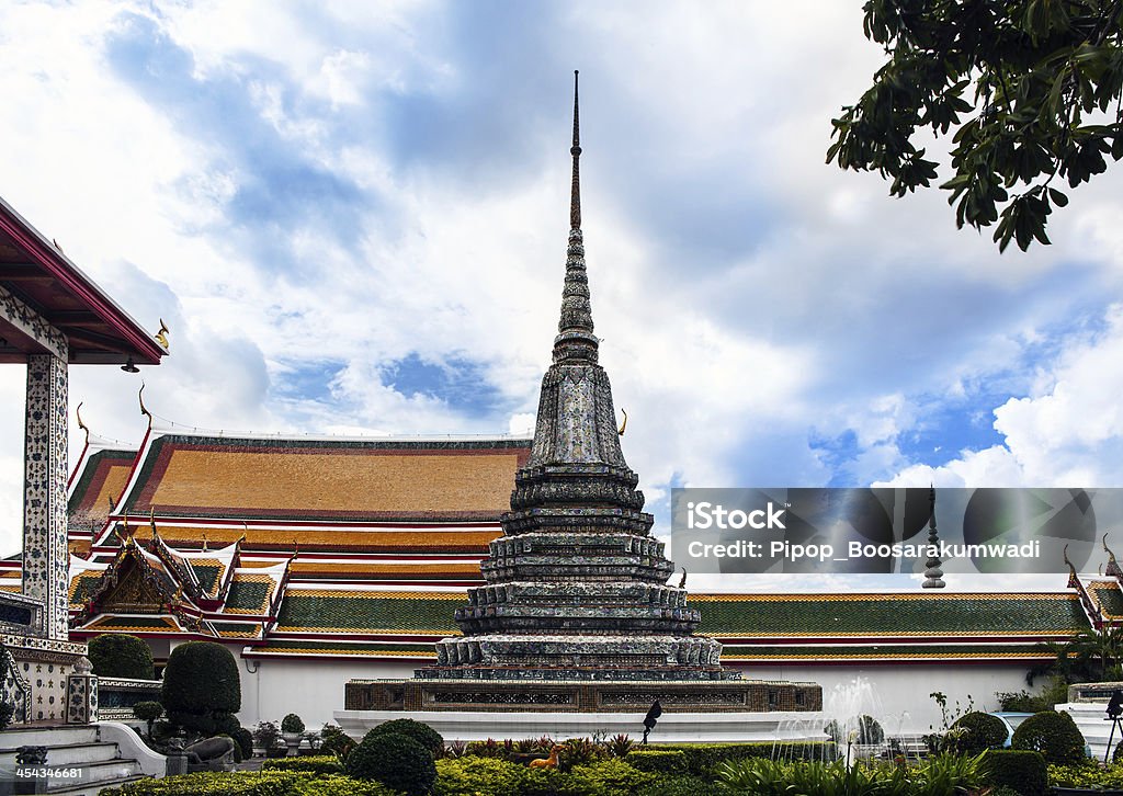 Monges Templo Wat Arun, atracções turísticas na Tailândia. - Royalty-free Amanhecer Foto de stock