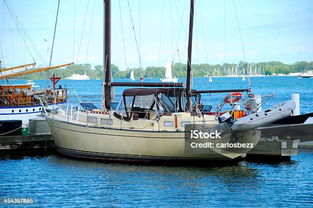 Łódka Na Jeziorze - zdjęcia stockowe i więcej obrazów Badanie - Badanie, Fotografika, Horyzontalny