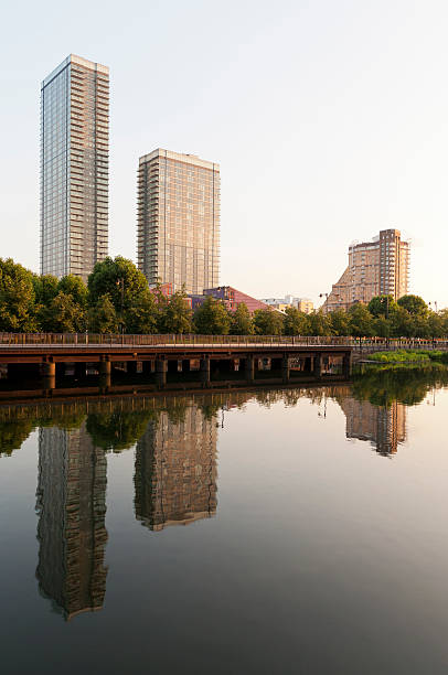 istock Residential buildings in Canary Wharf 454364023