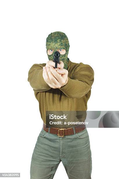 Человек С Пистолетом Целью — стоковые фотографии и другие картинки Sharp Shooting - Sharp Shooting, Агрессия, Армия