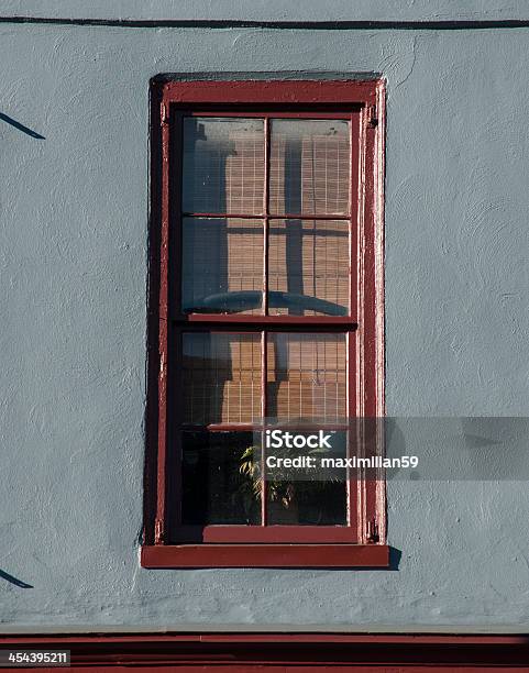Windows - Fotografie stock e altre immagini di Ambientazione esterna - Ambientazione esterna, Ampliamento di una casa, Appartamento