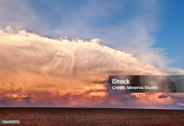 Tornadic Supercell In Der Prärie Stockfoto und mehr Bilder von Landschaft - Landschaft, Oklahoma, Dunkel