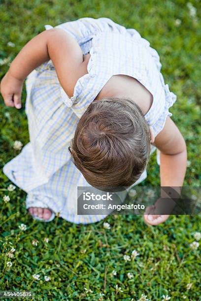 Foto de Bonita Menina Bebê e mais fotos de stock de 12-17 meses - 12-17 meses, Atividade Recreativa, Bebê