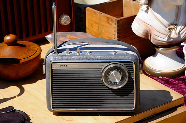 Old Radio Old Radio on Flea Market transistor stock pictures, royalty-free photos & images