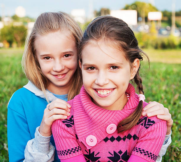 istock Girls friends 454804491