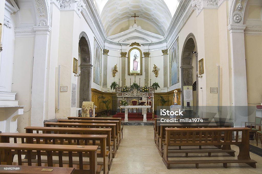 Chiesa di St. Carmine.  Melfi.  Basilicata.  Italia. - Foto stock royalty-free di Ambientazione interna