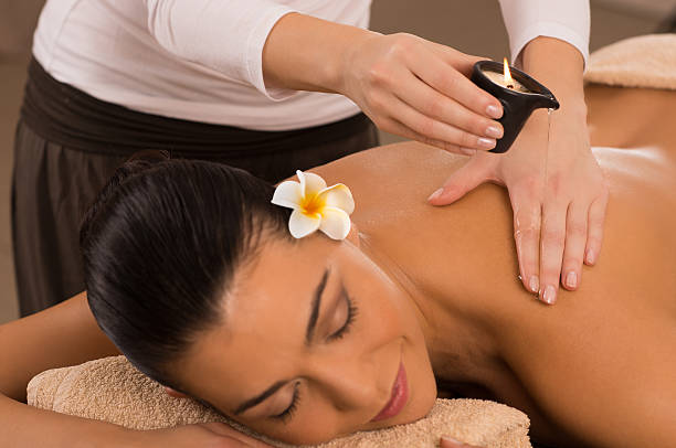 등근육 마사지 스파 - health spa women spa treatment massager 뉴스 사진 이미지