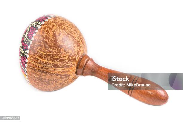 Tradicional Maracas Aislado Sobre Fondo Blanco Foto de stock y más banco de imágenes de Afrodescendiente - Afrodescendiente, Arte y artesanía, Artesanía