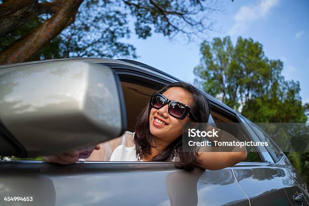 Счастливый Привлекательная Женщина В Автомобиле — стоковые фотографии и другие картинки 30-39 лет - 30-39 лет, New Driver, Автомобиль