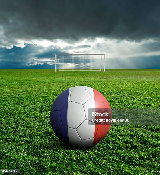 Pelota De Fútbol Fútbol Con La Bandera De Francia Foto de stock y más banco de imágenes de Acontecimiento - Acontecimiento, Actividad, Aire libre