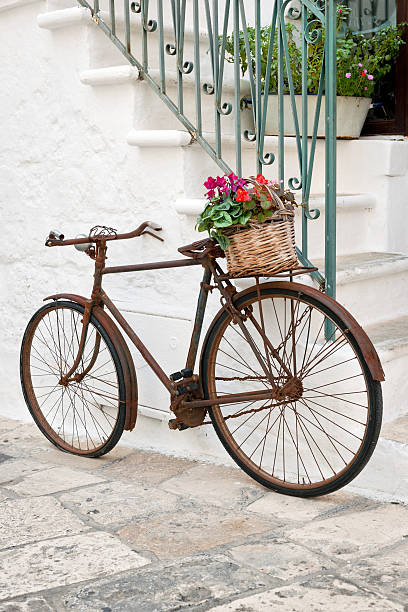 istock Old Bike Carrying Flowers I 454997847
