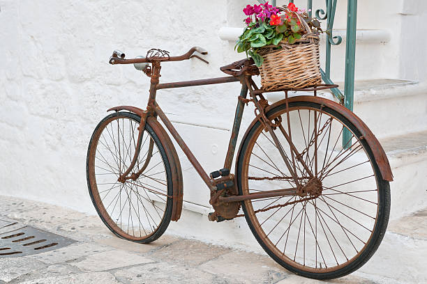 istock Old Bike Carrying Flowers I 454997901