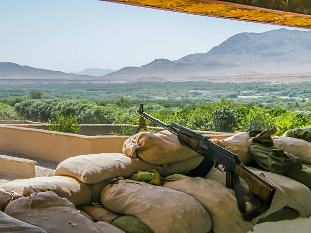 pistola ver tower afganistán - helmand fotografías e imágenes de stock