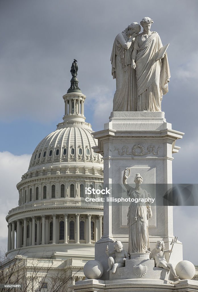 平和記念、米国会議事堂 - ワシントンDCのロイヤリティフリーストックフォト
