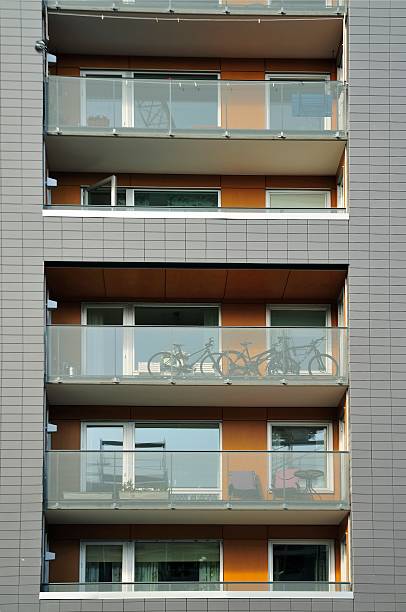 windows e gradis - plattenbau homes architectural detail architecture and buildings imagens e fotografias de stock