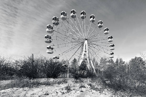 istock Wasteland with abandoned Ferris wheel, Pervouralsk, Urals, Russi 455262733