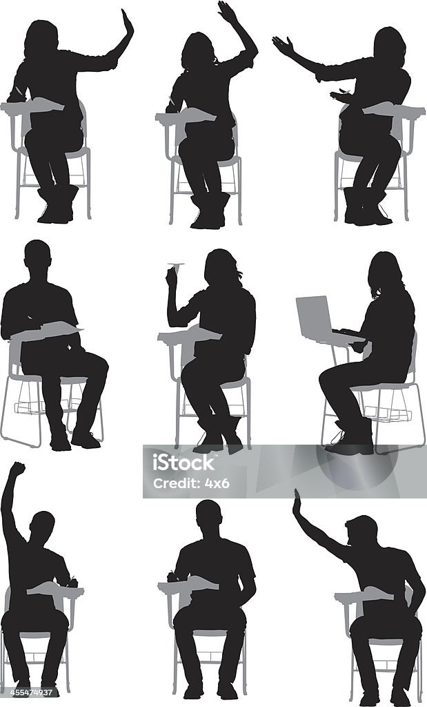 Silueta de jóvenes con sillas de escritorio - arte vectorial de Silueta libre de derechos