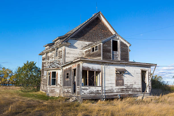 istock Old Farm House 455631641