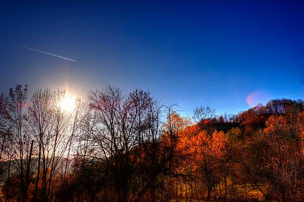 paysage d'automne - sunspot photos et images de collection