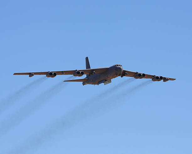 boeing b-52 stratofortress - vuelo ceremonial fotografías e imágenes de stock