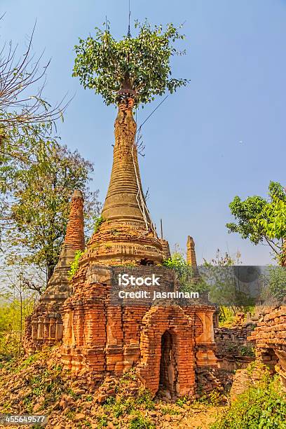 Indein Lago Inle Foto de stock y más banco de imágenes de Aire libre - Aire libre, Arqueología, Arquitectura