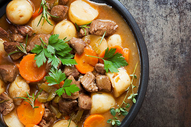 ирландское рагу - nobody food meat soup стоковые фото и изображения