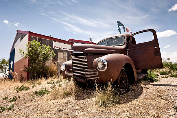 istock Abandoned restaraunt on route 66 road in USA 455700057