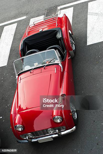 Foto de Red Carro Vintage e mais fotos de stock de Carro de colecionador - Carro de colecionador, Carro, Estilo retrô