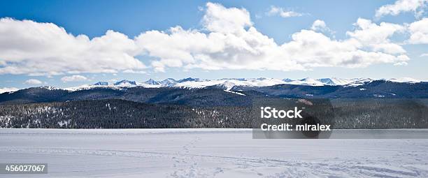 Panorama Z Góry Skaliste W Kolorado Usa - zdjęcia stockowe i więcej obrazów Góra - Góra, Las, Panoramiczny