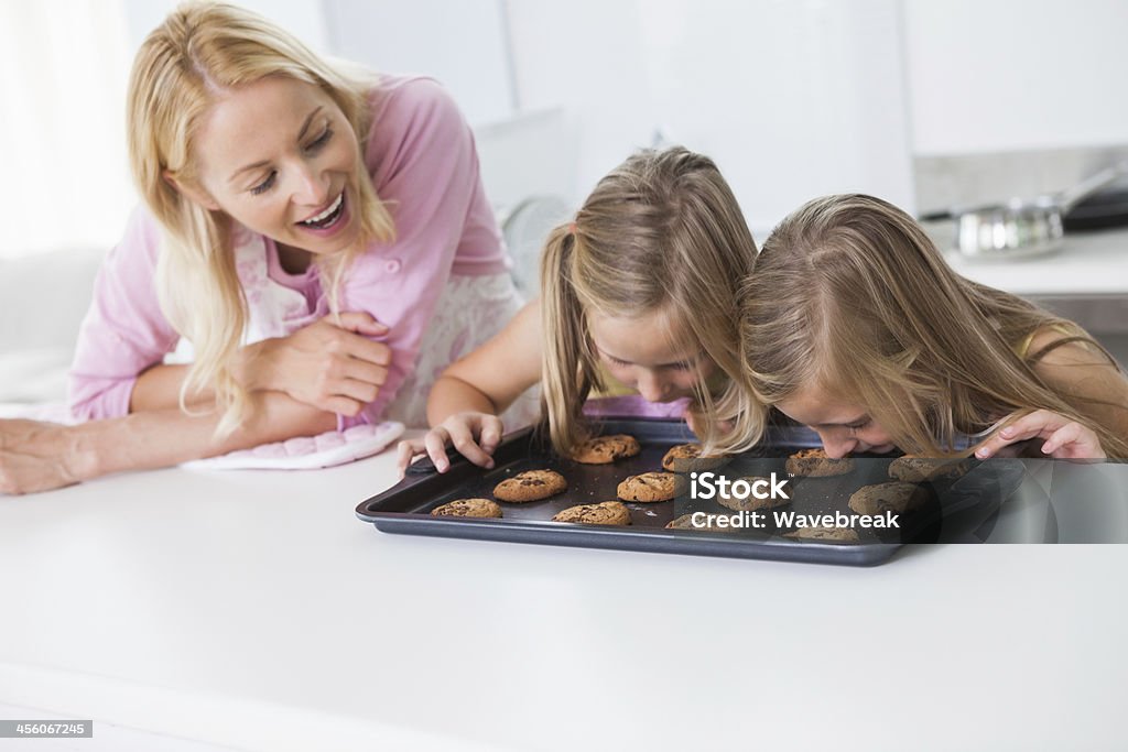 Parfum des biscuits maison frais avec lits jumeaux - Photo de Adulte libre de droits