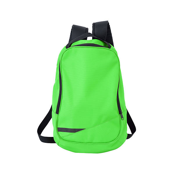 sac à dos isolé avec chemin vert - traveling light photos et images de collection