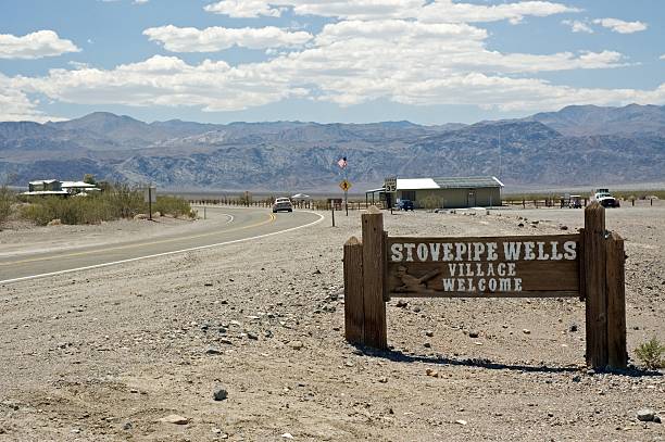 istock Entering Stovepipe Wells Village 456121655