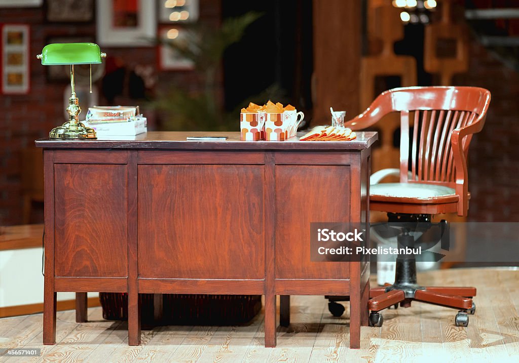 사무용 책상과 의자 - 로열티 프리 책상 스톡 사진