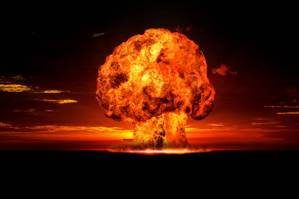 explosión nuclear en un lugar al aire libre. - bomba atomica fotografías e imágenes de stock