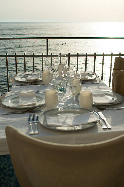 istock lunch by the sea 457069599