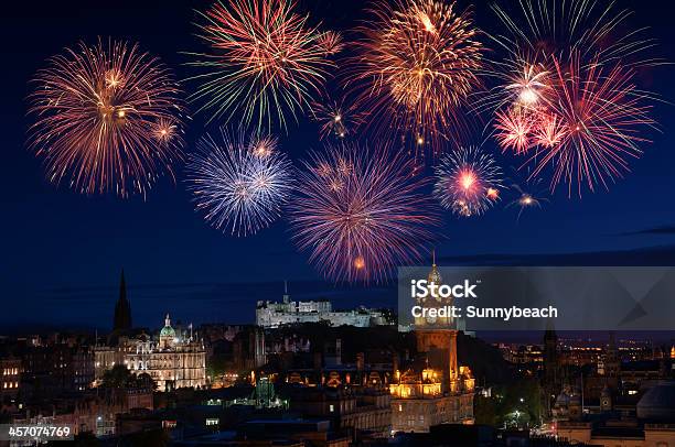 Silvesterfeuerwerk Stockfoto und mehr Bilder von Edinburgh - Edinburgh, Knallkörper, Feuerwerk