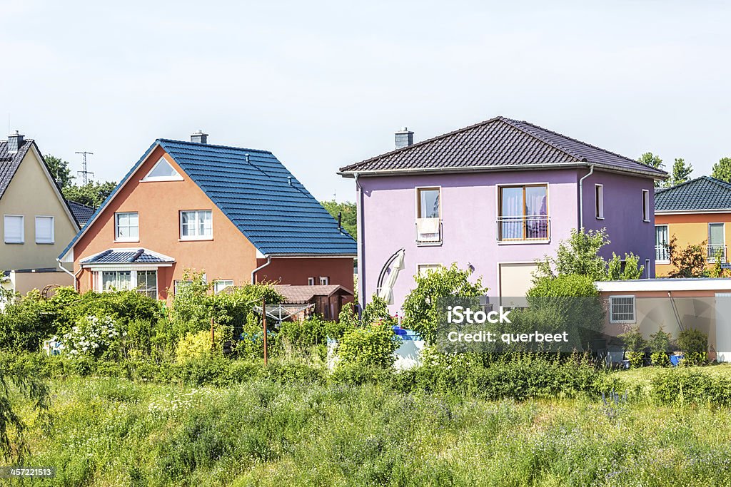 Residential Apartments mit Garten - Lizenzfrei Einfamilienhaus Stock-Foto