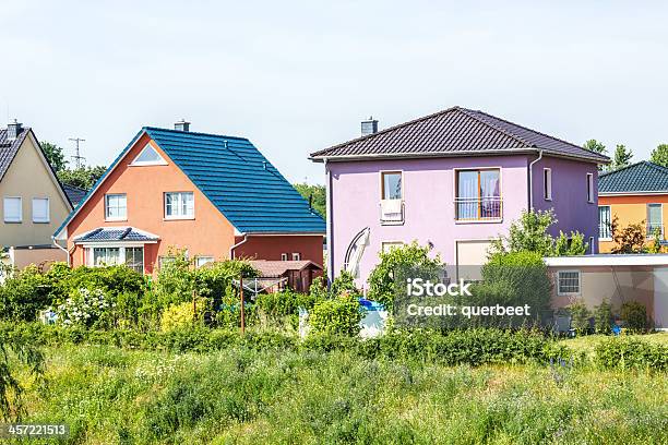 Residential Apartments Mit Garten Stockfoto und mehr Bilder von Einfamilienhaus - Einfamilienhaus, Vorort-Wohnsiedlung, Wiese