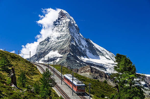 gornergrat train et matterhorn.  la suisse - helvetic photos et images de collection