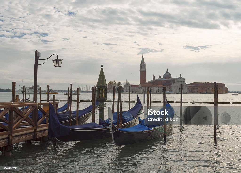 San Giorgio Maggiore Kościół i gondolami w Wenecji na zachód słońca - Zbiór zdjęć royalty-free (Architektura)